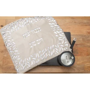 כיסוי פלטה שושן – בז